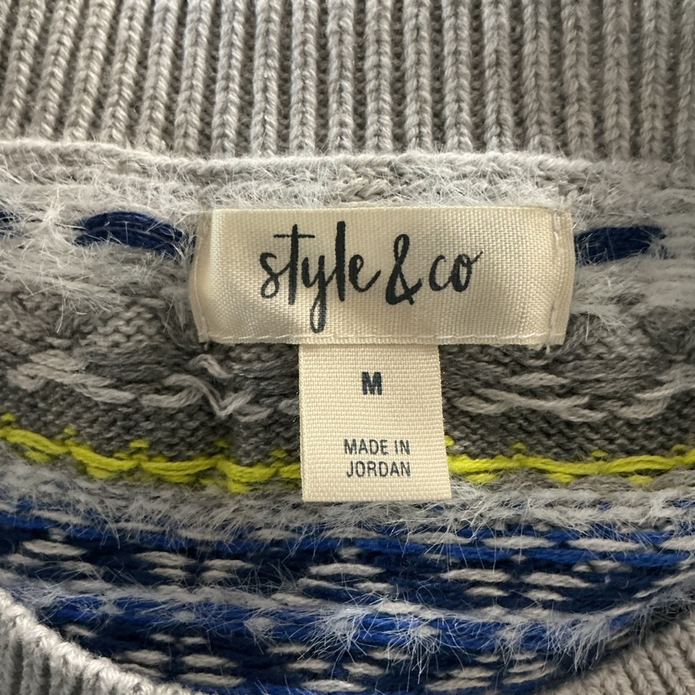 NWT Geometric Patterned Sweater - Picture 5 of 9